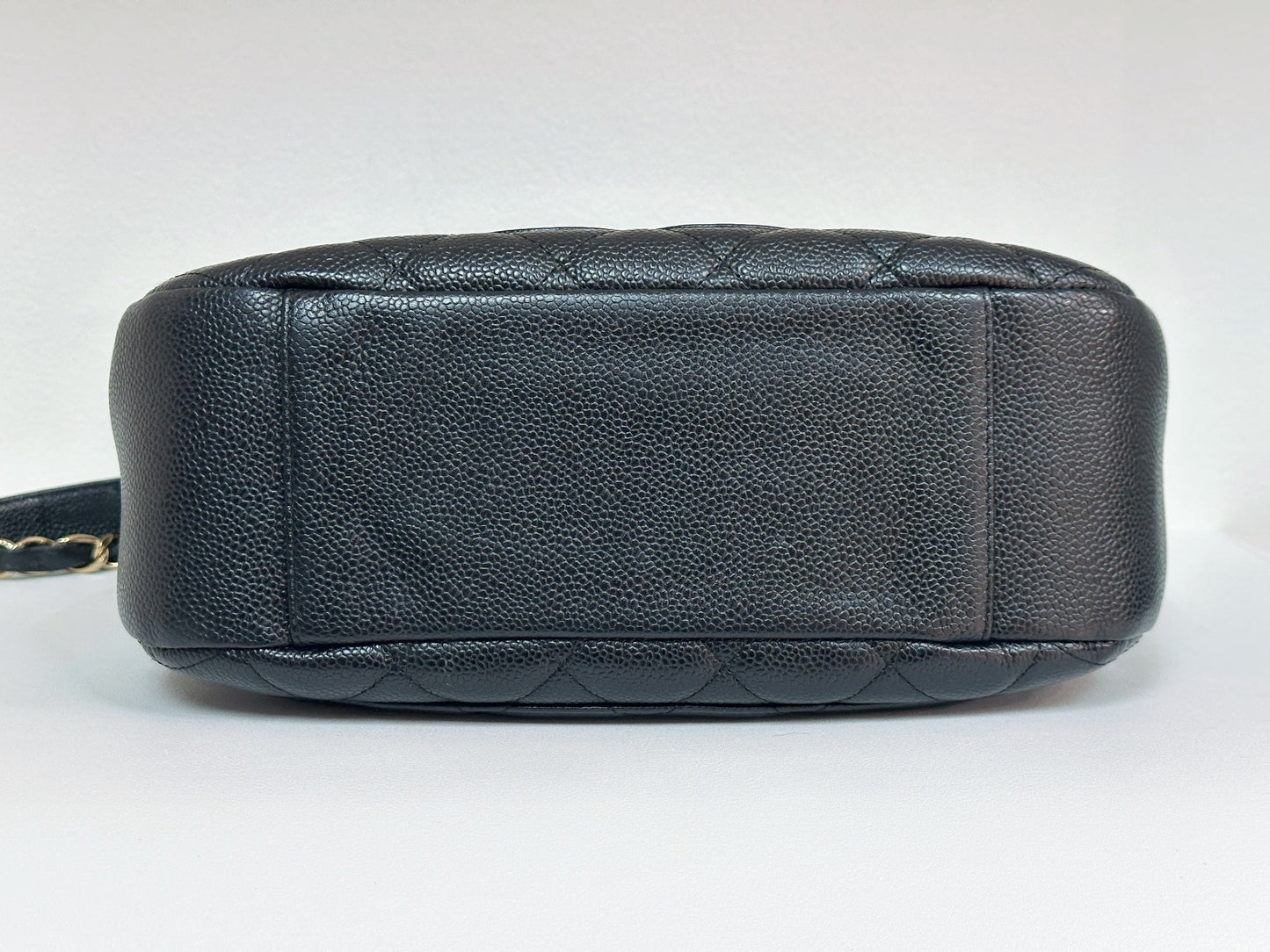 Chanel Black Quilted Caviar CC Logo Chain Shoulder Bag holo 8438