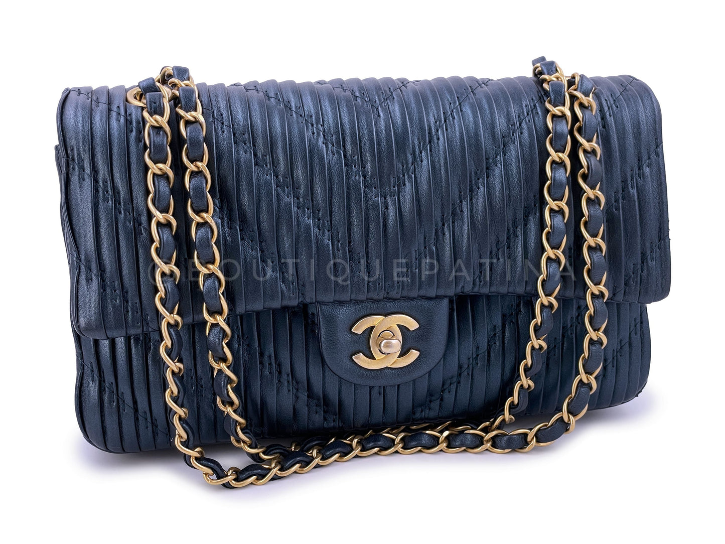 Chanel 2018 Pearly Navy Blue Pleated Chevron Medium Classic Double Flap Bag GHW