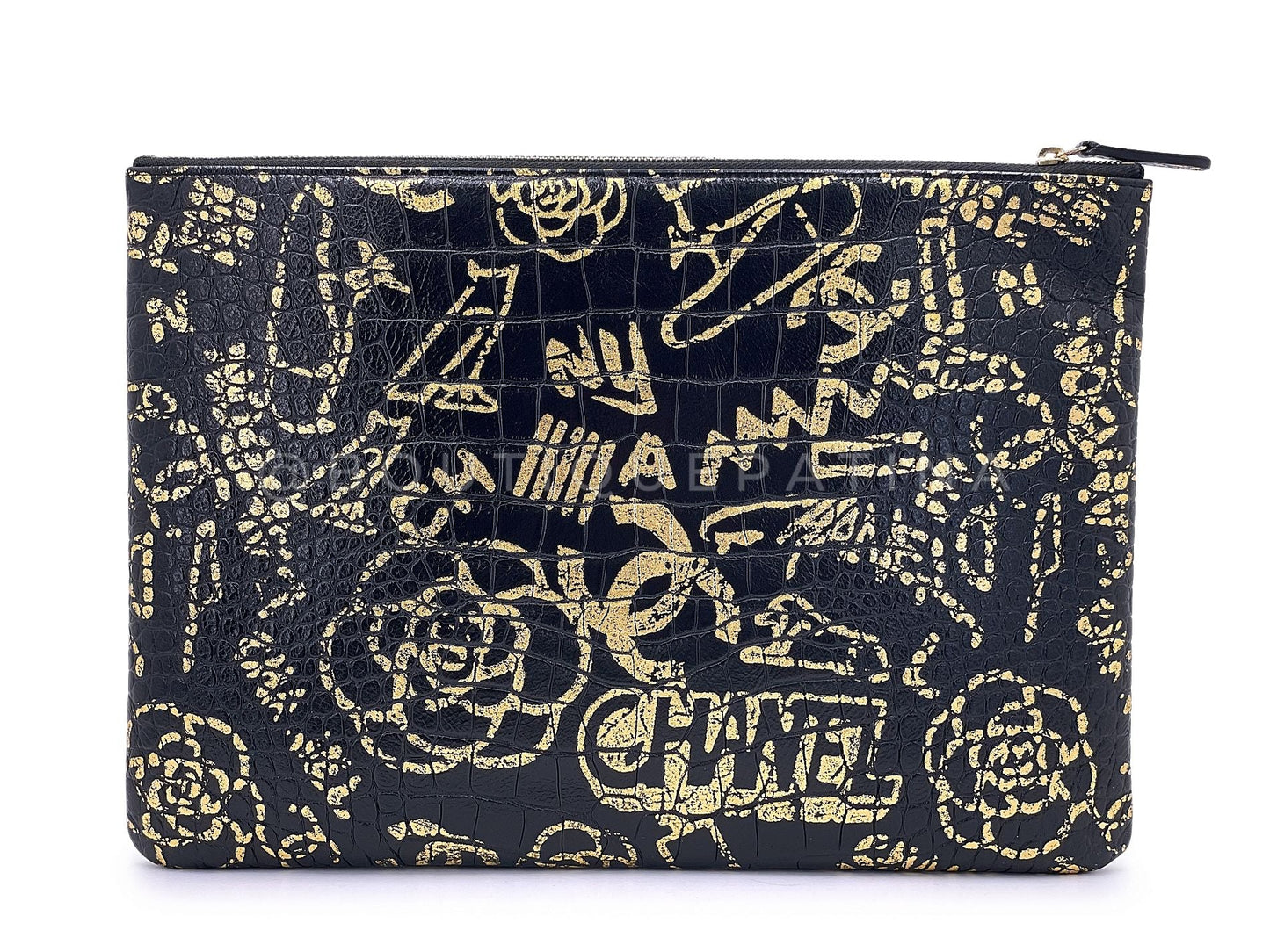 Chanel 19A Egypt Paris-New York Graffiti Print Black Gold Clutch Bag O Case Large 243