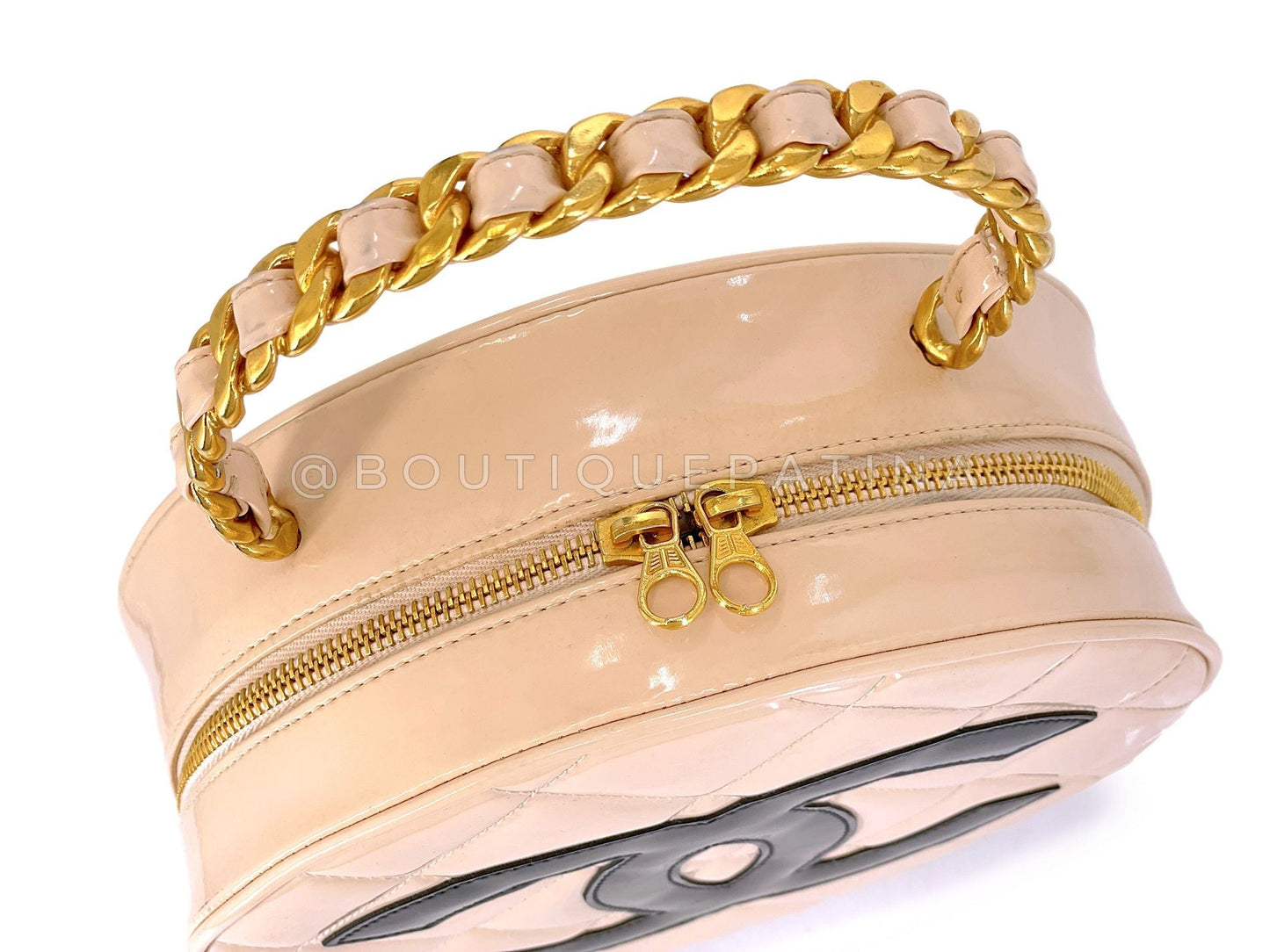 Chanel 95P Vintage "Barbie" Round Vanity Bag Beige Patent 24k GHW E0R