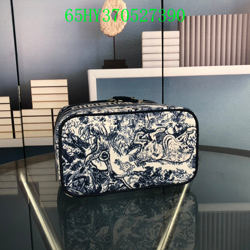 Christian Dior Luxury - The Tote   677