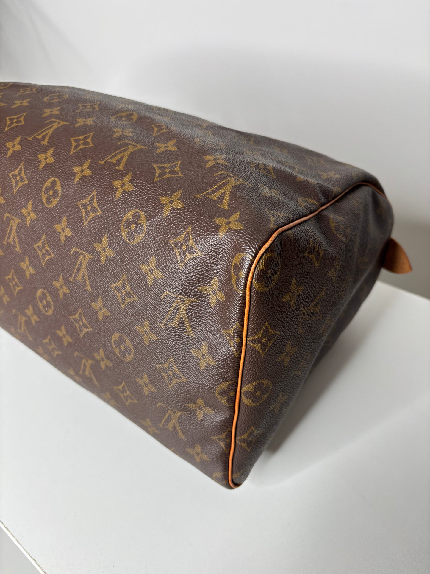 Louis Vuitton Speedy 40 Monogram Canvas Handbag