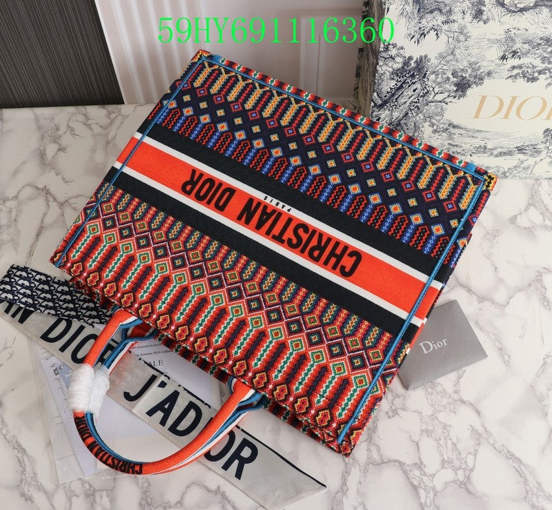 Christian Dior Luxury Bag - The Tote   331