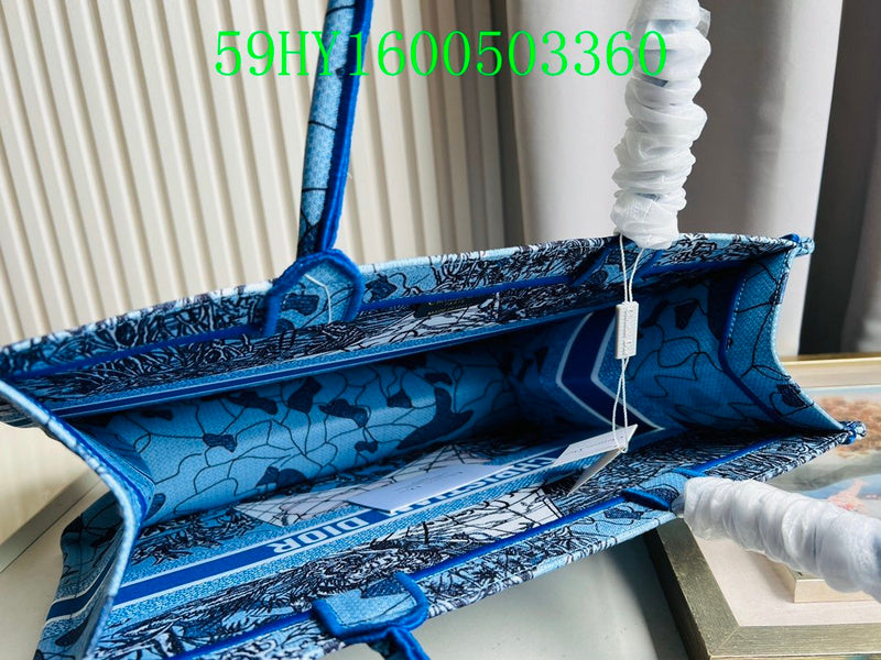 Christian Dior Luxury Bag - The Tote   289