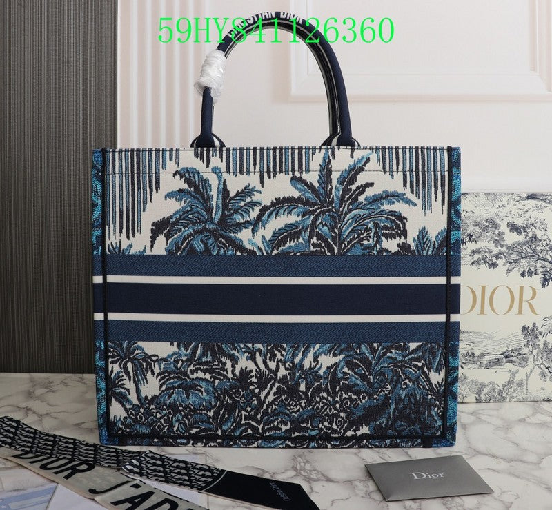 Christian Dior Luxury Bag - The Tote   232