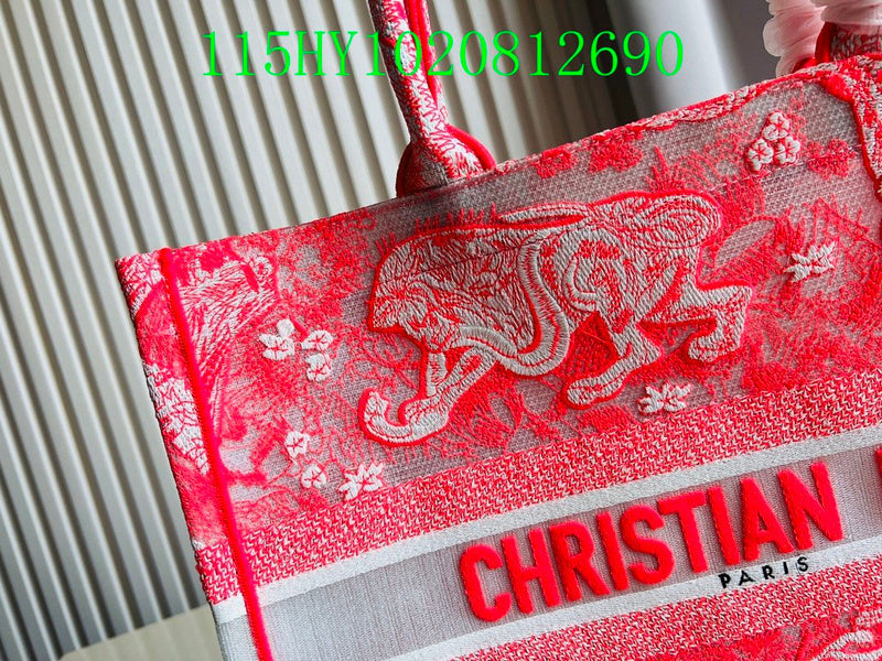 Christian Dior Luxury Bag - The Tote   264