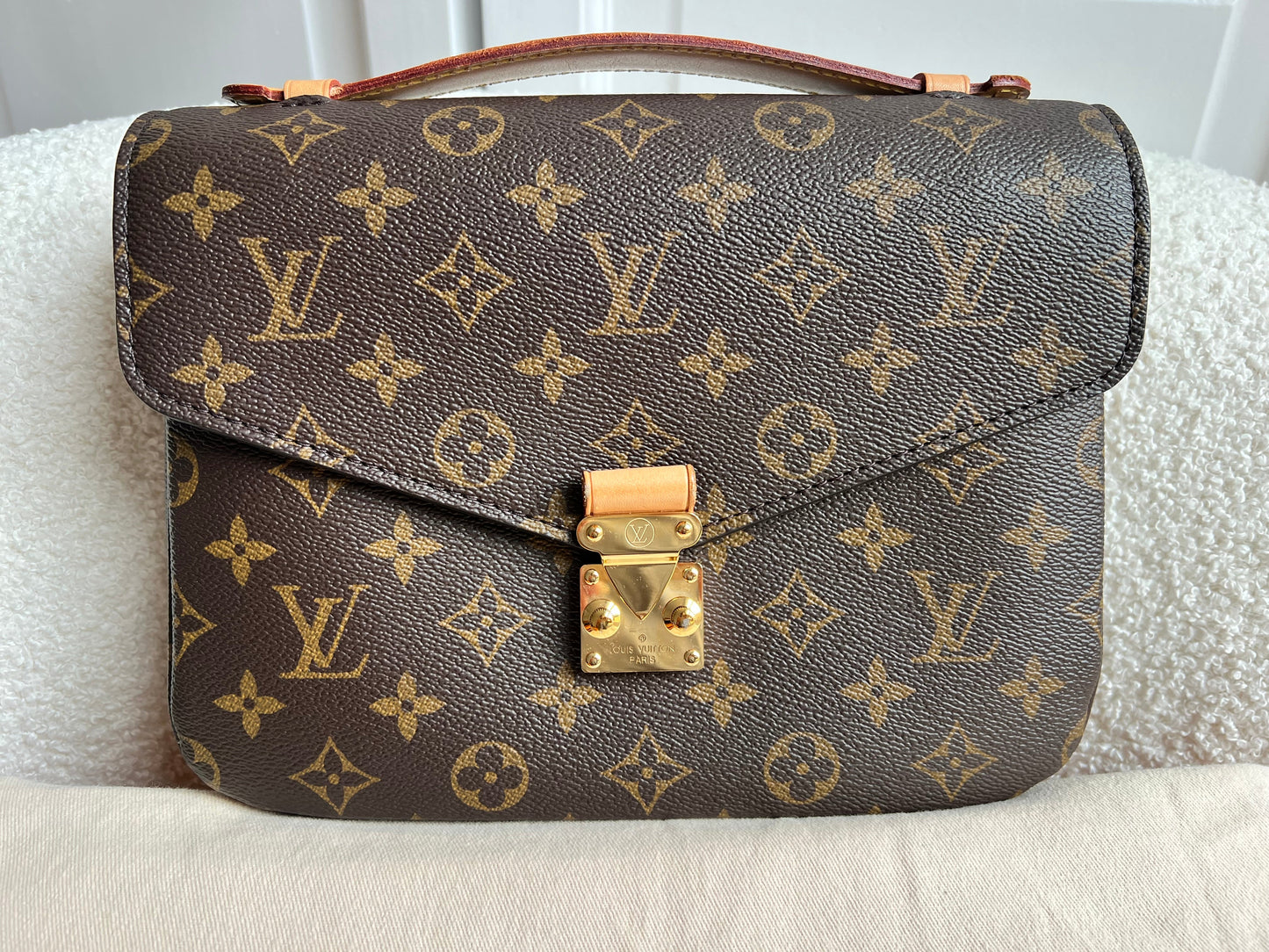 Louis Vuitton Pochette Metis Monogram (RRP £2,020)