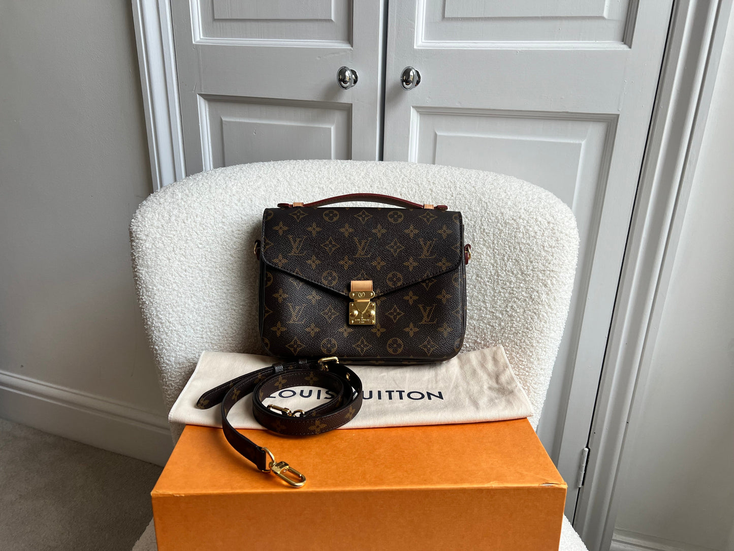 Louis Vuitton Pochette Metis Monogram (RRP £2,000)