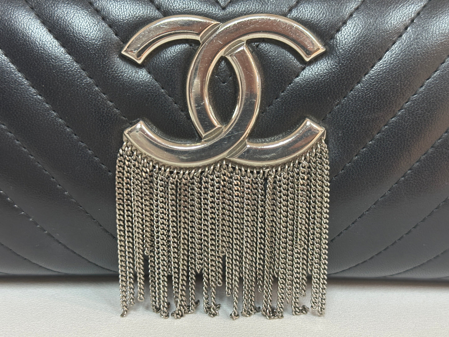 Chanel Chevron Metallic Fringe Clutch 2572 holo card