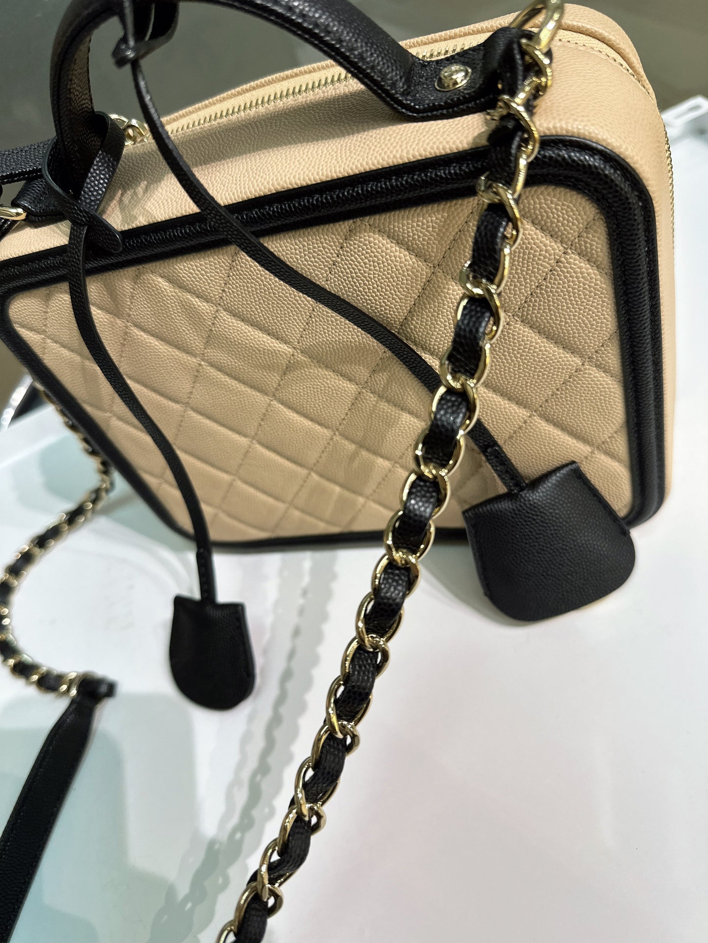 Chanel Medium Vanity Case Beige Black