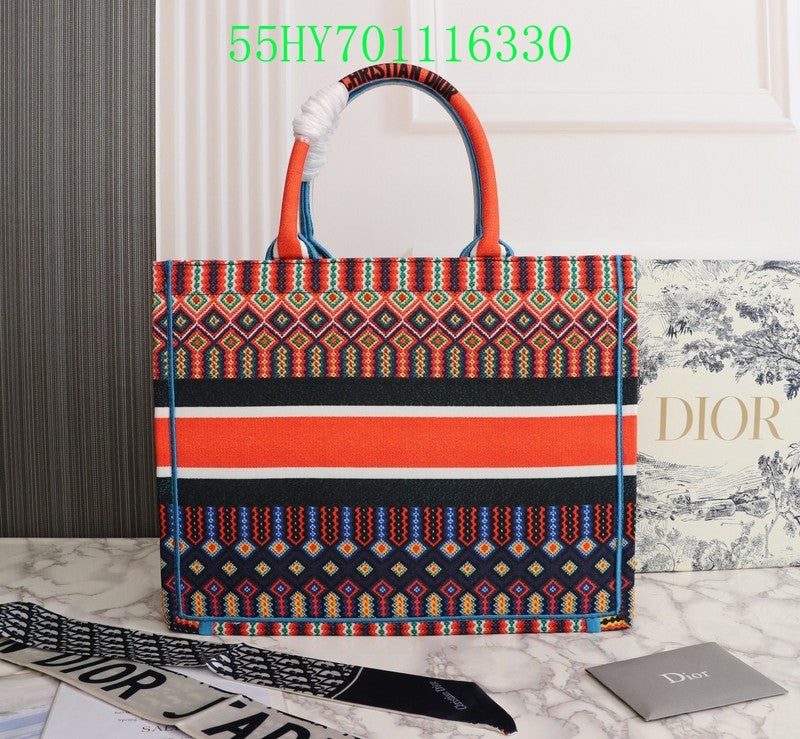 Christian Dior Luxury Bag - The Tote   334