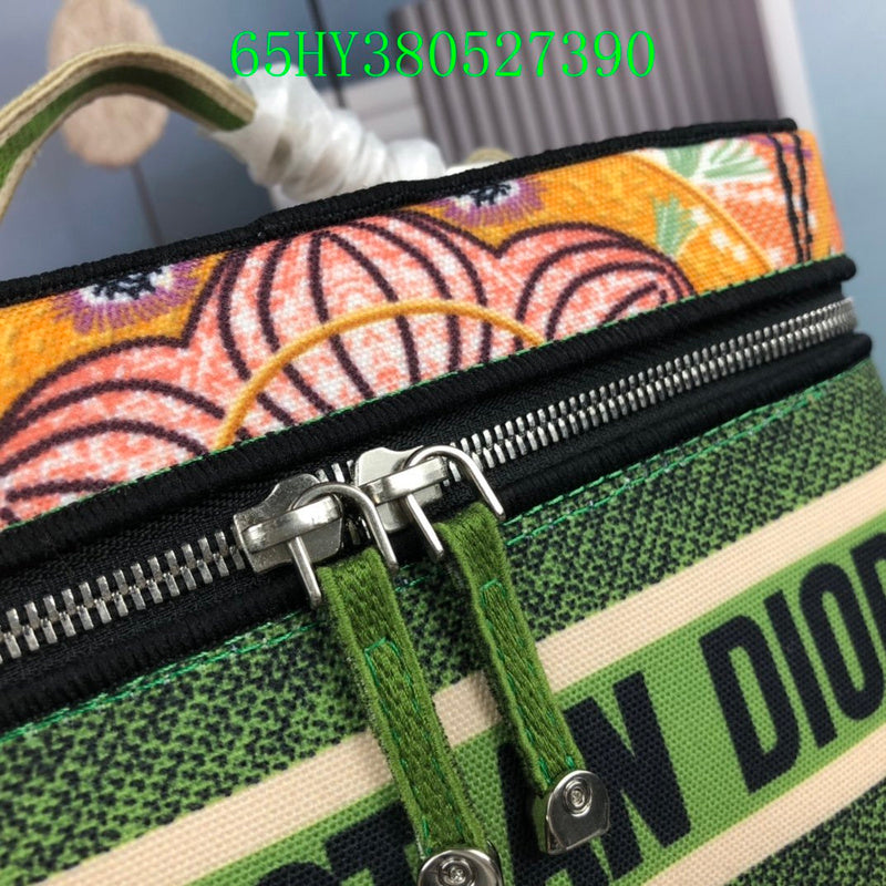 Christian Dior Luxury - The Tote   679