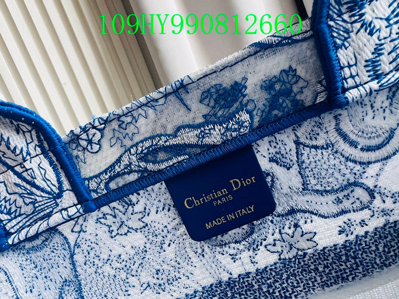 Christian Dior Luxury Bag - The Tote   267