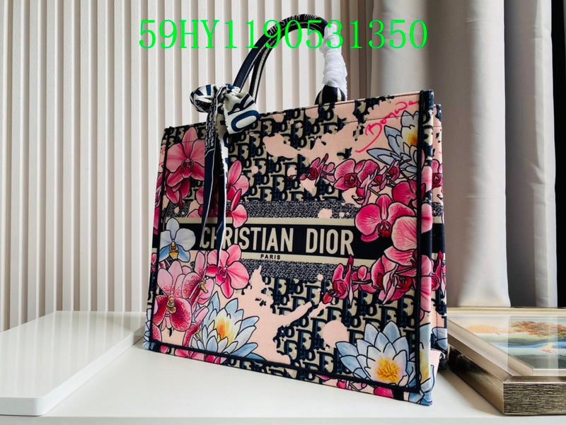 Christian Dior Luxury Bag - The Tote   245