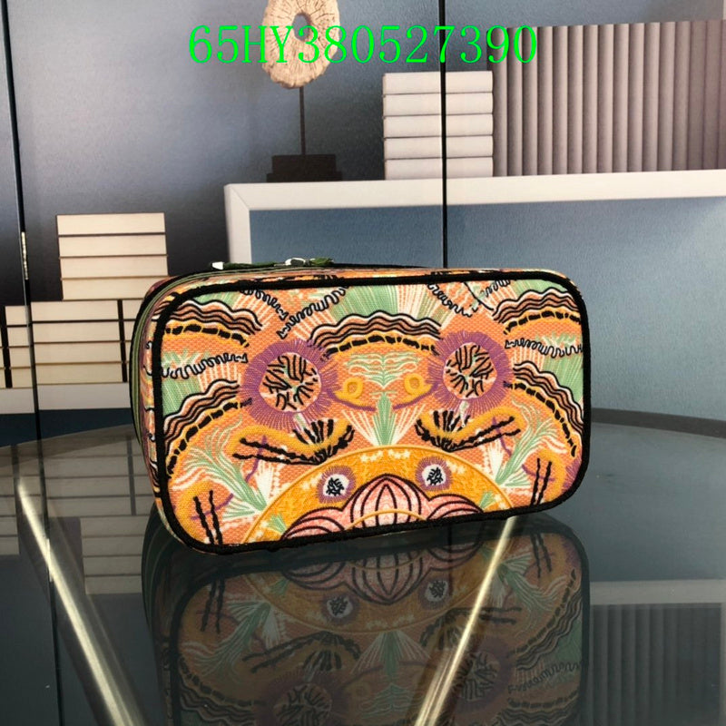 Christian Dior Luxury - The Tote   679