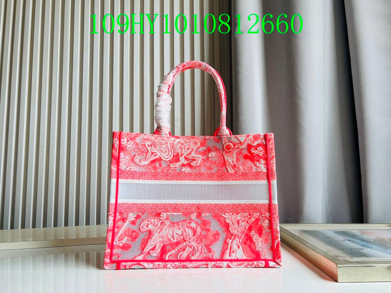 Christian Dior Luxury Bag - The Tote   261