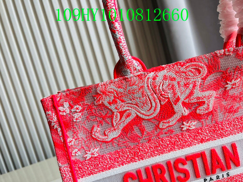 Christian Dior Luxury Bag - The Tote   261
