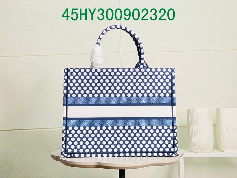 Christian Dior Luxury Bag - The Tote   362