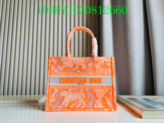 Christian Dior Luxury Bag - The Tote   262