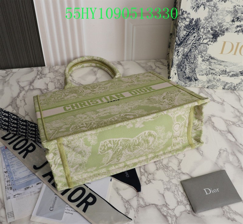 Christian Dior Luxury Bag - The Tote   198