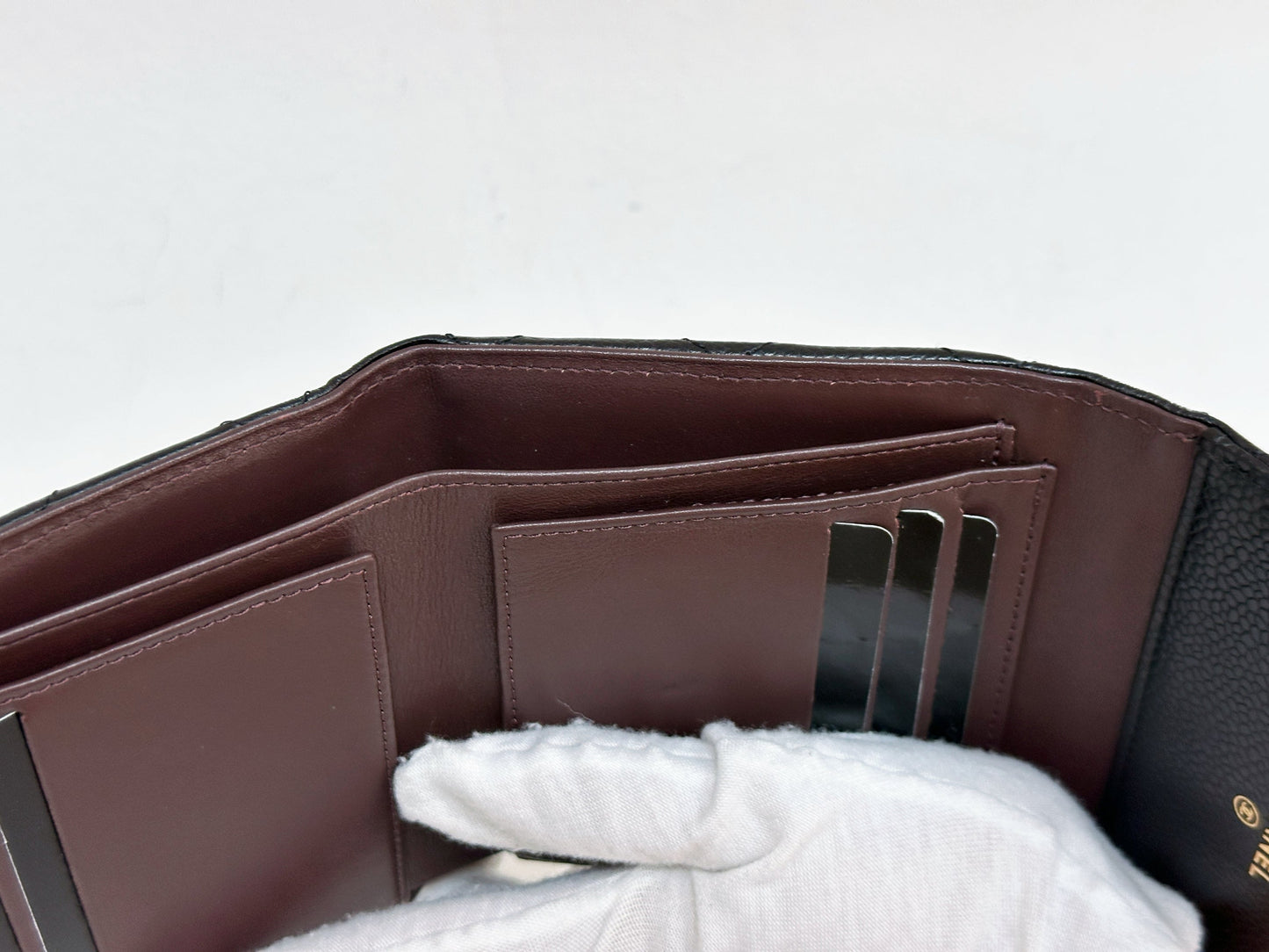 CHANEL CLASSIC TRIFOLD COMPACT IN BLACK CAVIAR  WALLET GHW UPKJ holo