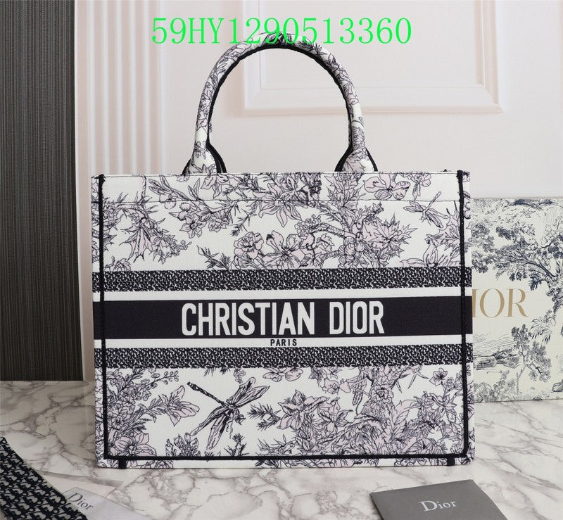 Christian Dior Luxury Bag - The Tote   191