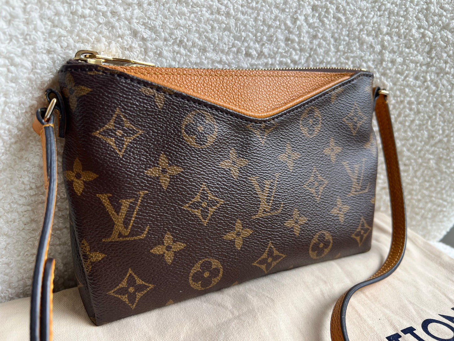 Louis Vuitton Monogram Safran Pallas Pochette