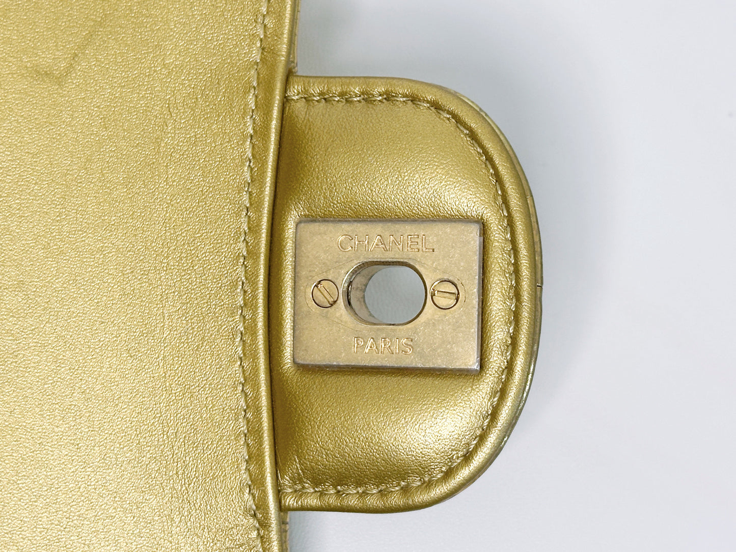 Chanel 19A Medium Calfskin Crocodile Embossed Gold Metallic Flap Bag 2803 holo card