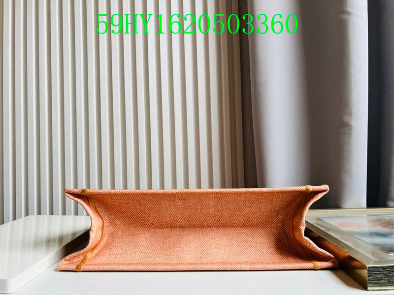 Christian Dior Luxury Bag - The Tote   292