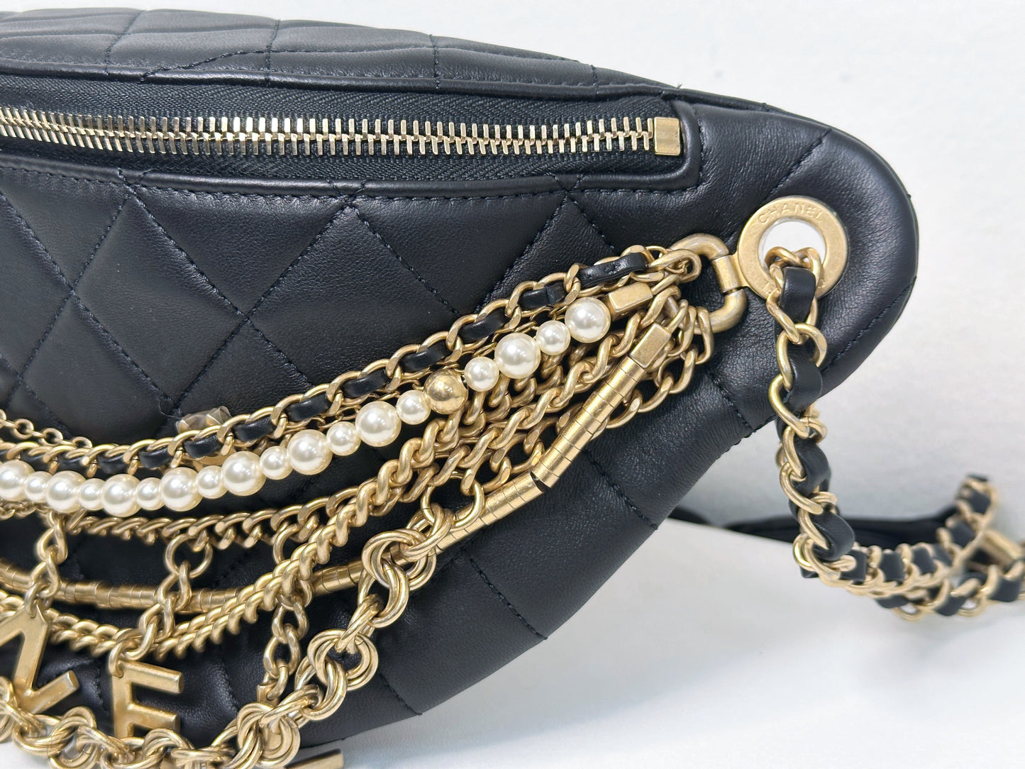 CHANEL 19A BLACK ALL ABOUT CHAINS PEARL FANNY PACK BAG GHW 2806 holo card