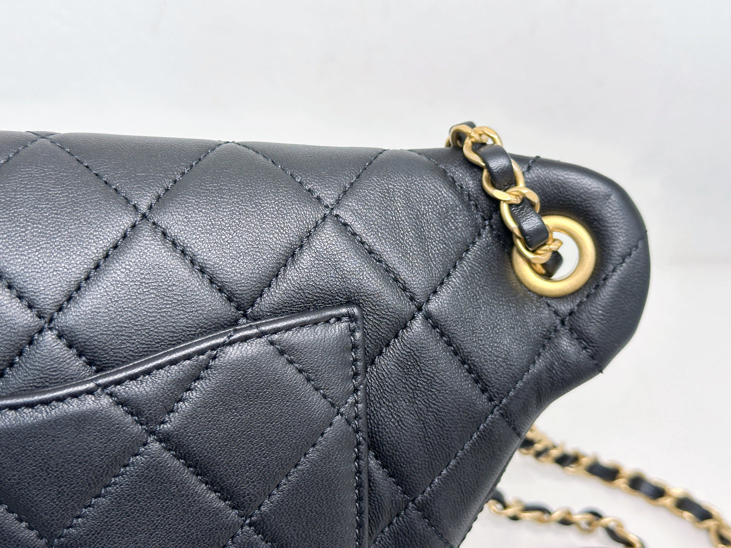 CHANEL 19A BLACK ALL ABOUT CHAINS PEARL FANNY PACK BAG GHW 2806 holo card