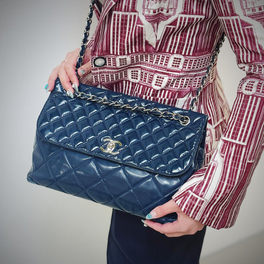 Chanel Quilted In the Business navy blue patent leather Flap bag TWS