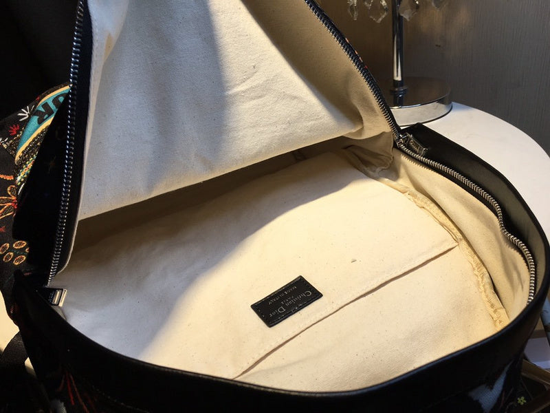 Christian Dior Luxury - The Tote   760