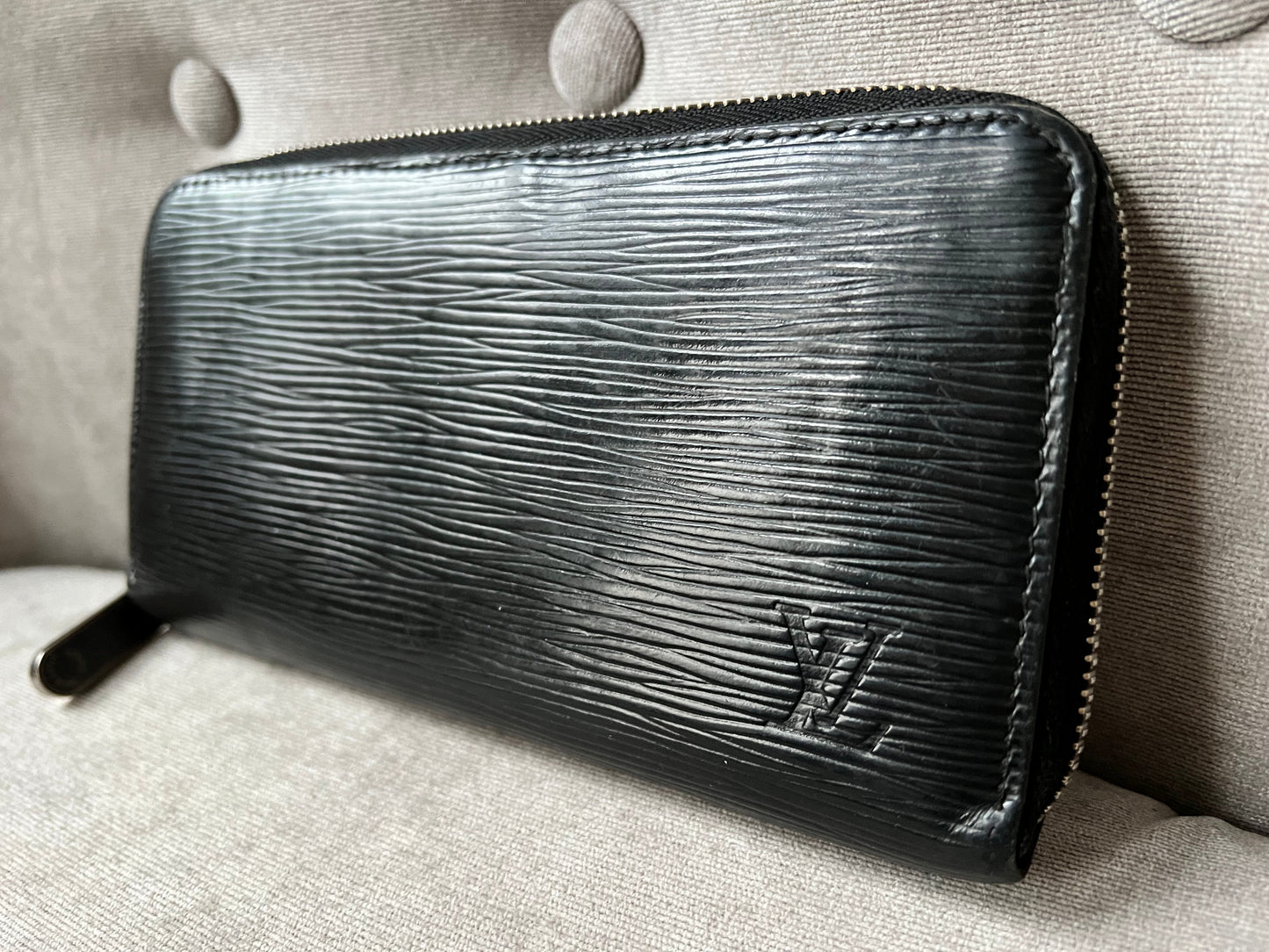 Louis Vuitton Zippy Wallet in Black Epi (RRP £625)