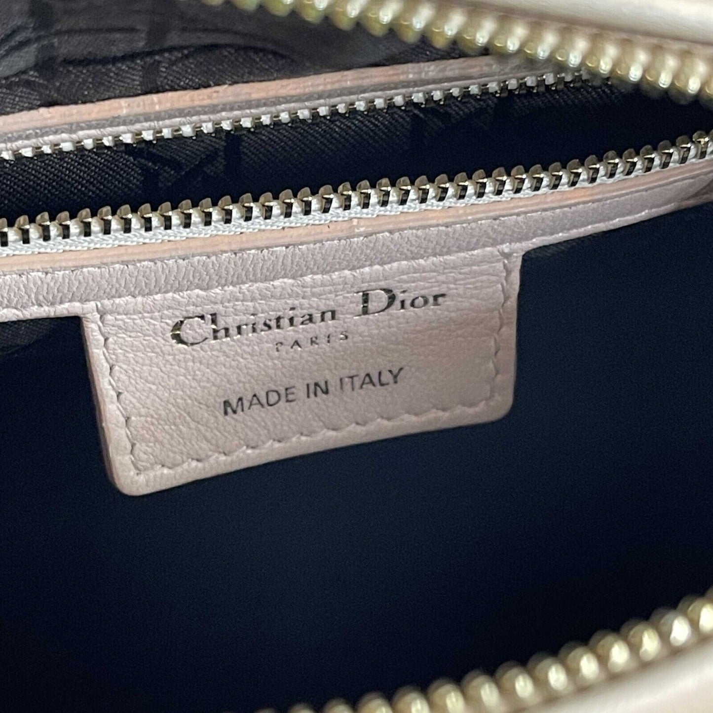 CHRISTIAN DIOR Medium Lady Dior Rose Poudre