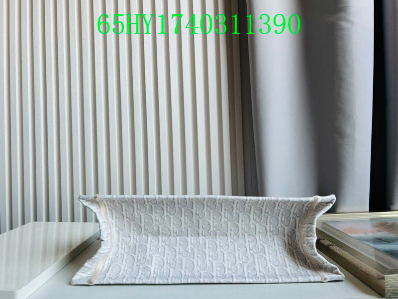 Christian Dior Luxury Bag - The Tote   228