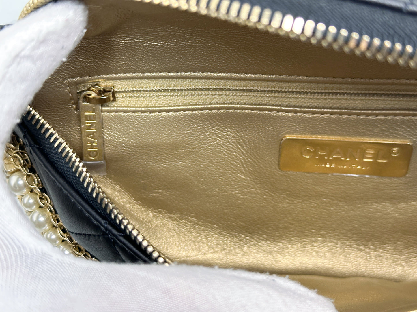 CHANEL 19A BLACK ALL ABOUT CHAINS PEARL FANNY PACK BAG GHW 2806 holo card