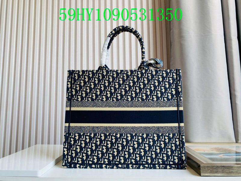Christian Dior Luxury Bag - The Tote   253