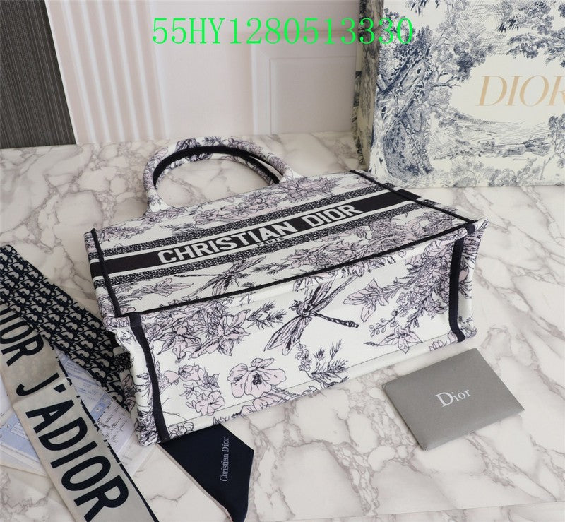 Christian Dior Luxury Bag - The Tote   195