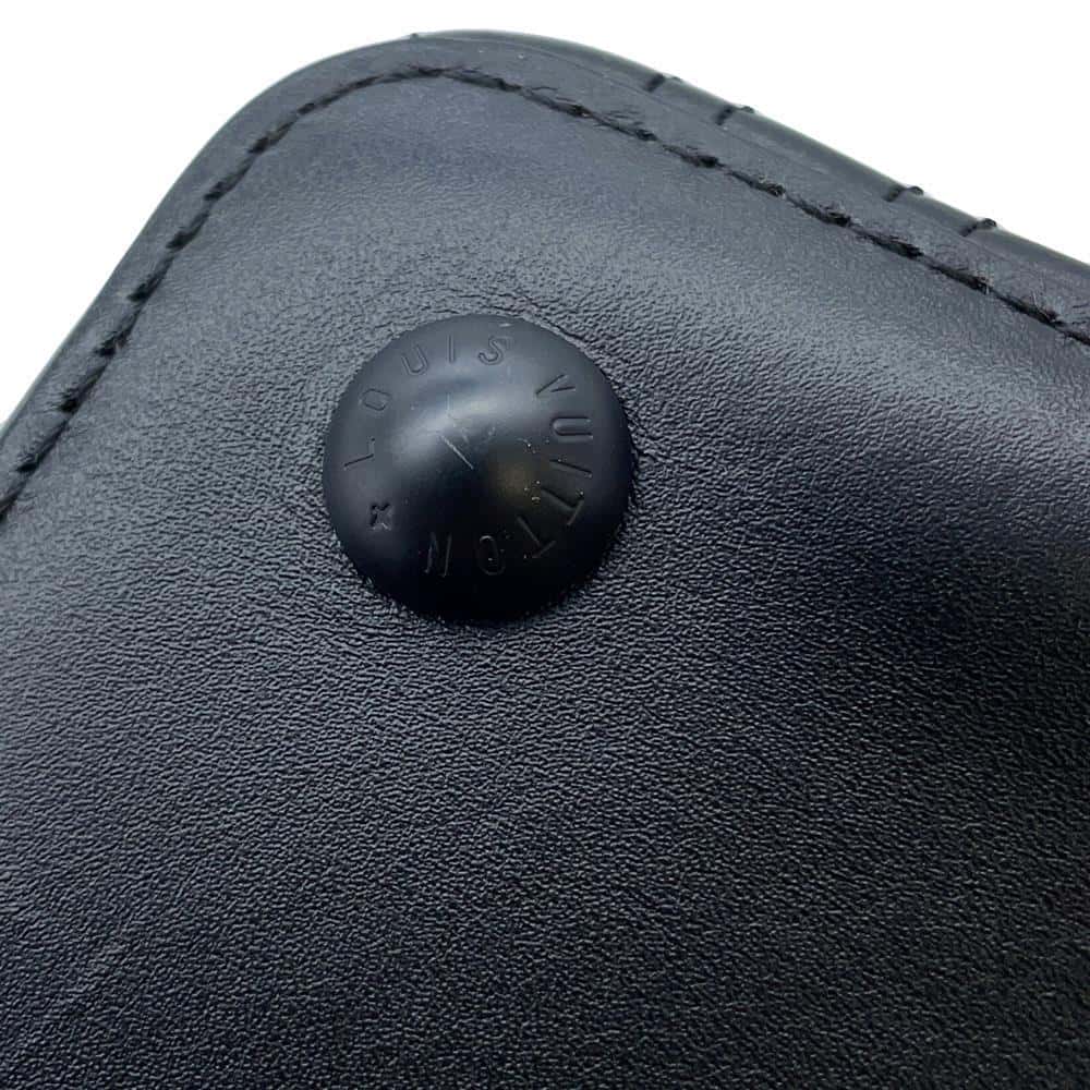 LOUIS VUITTON Arty Capucines Collection Peter Marino NoirM21414 Taurillon Size MM
