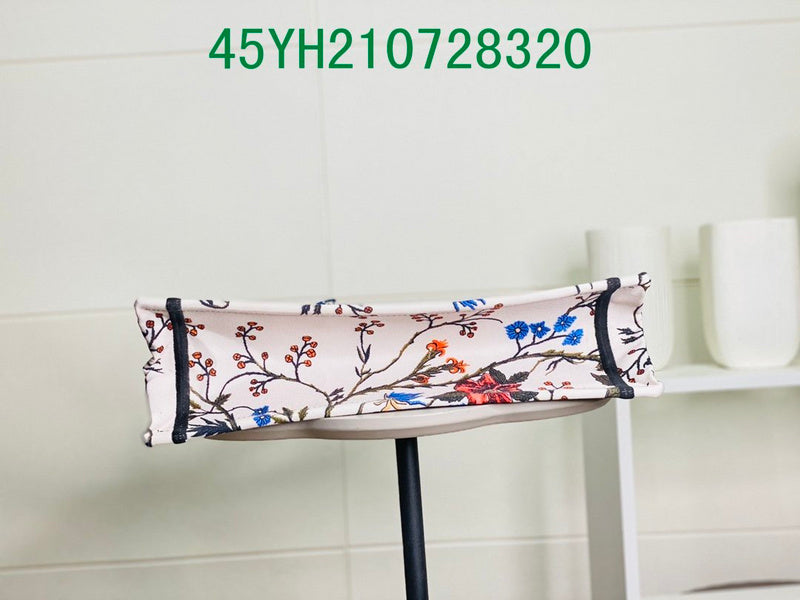 Christian Dior Luxury Bag - The Tote   366