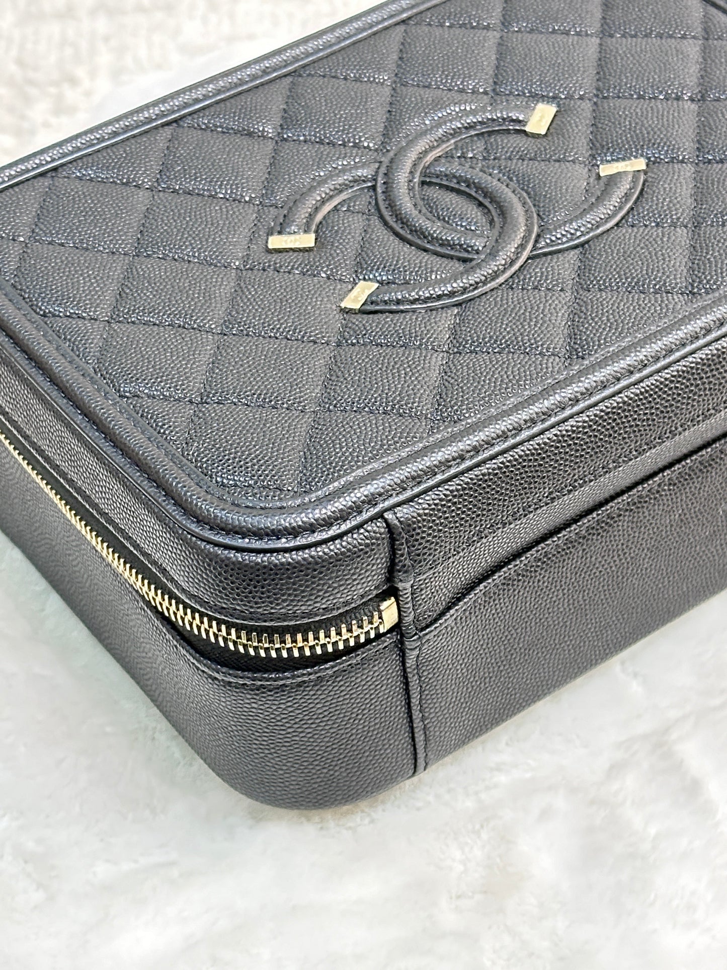 Chanel Filigree Vanity Case Quilted Caviar Medium Black