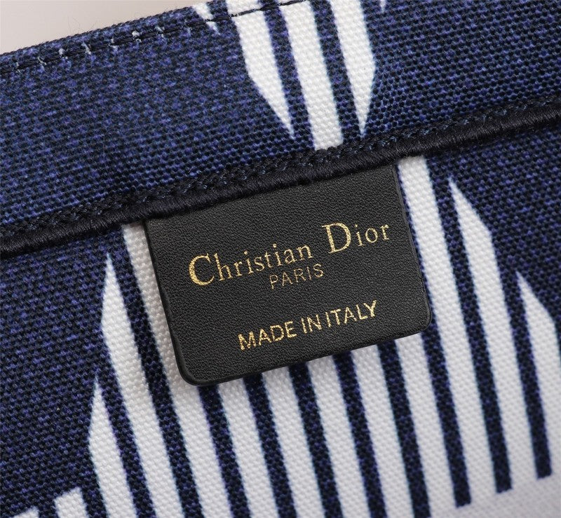 Christian Dior Luxury Bag - The Tote   332