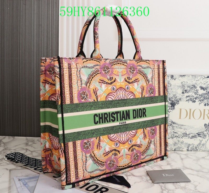 Christian Dior Luxury Bag - The Tote   233