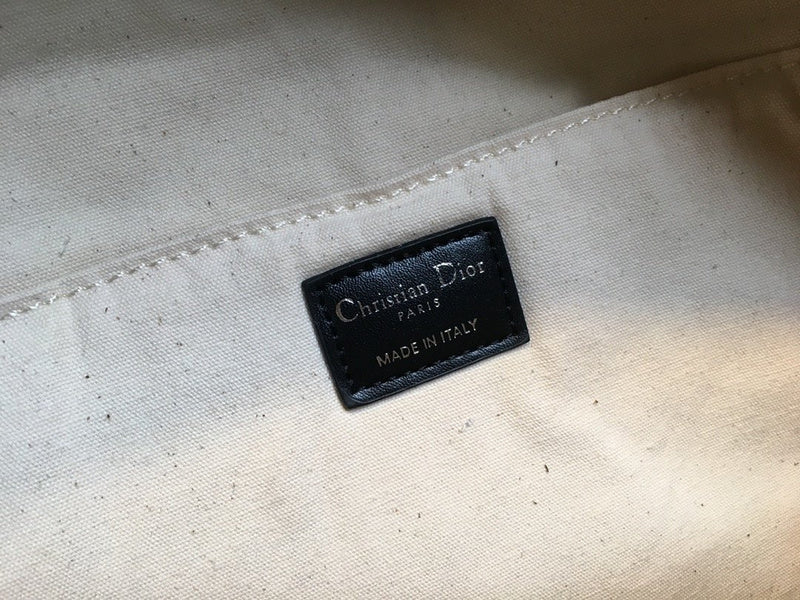 Christian Dior Luxury - The Tote   761
