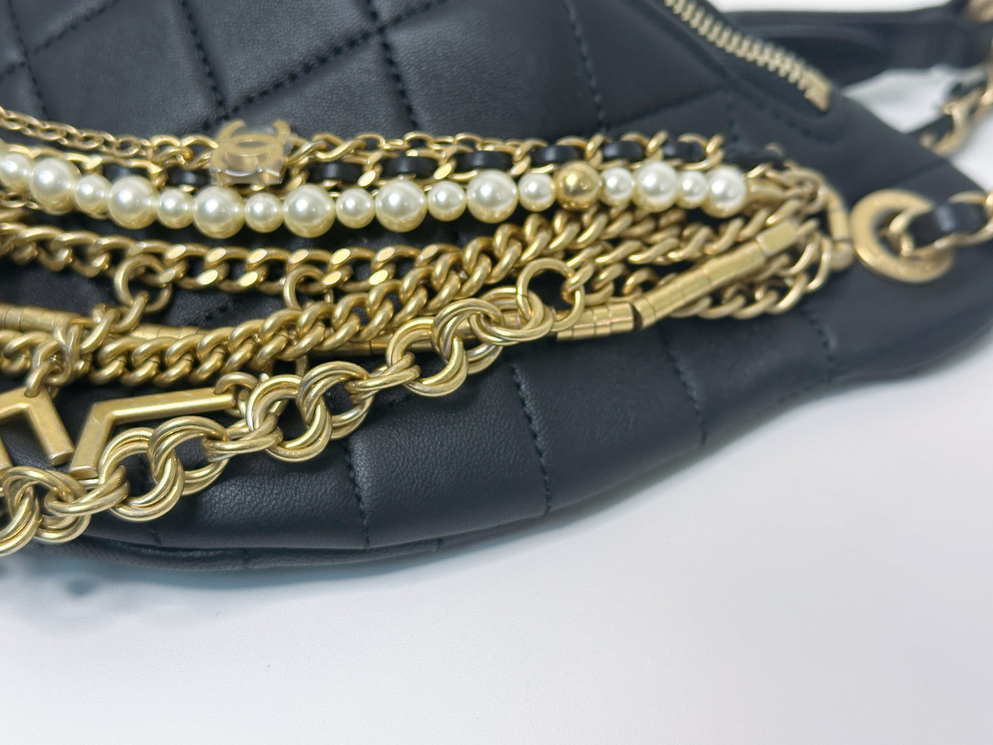 CHANEL 19A BLACK ALL ABOUT CHAINS PEARL FANNY PACK BAG GHW 2806 holo card