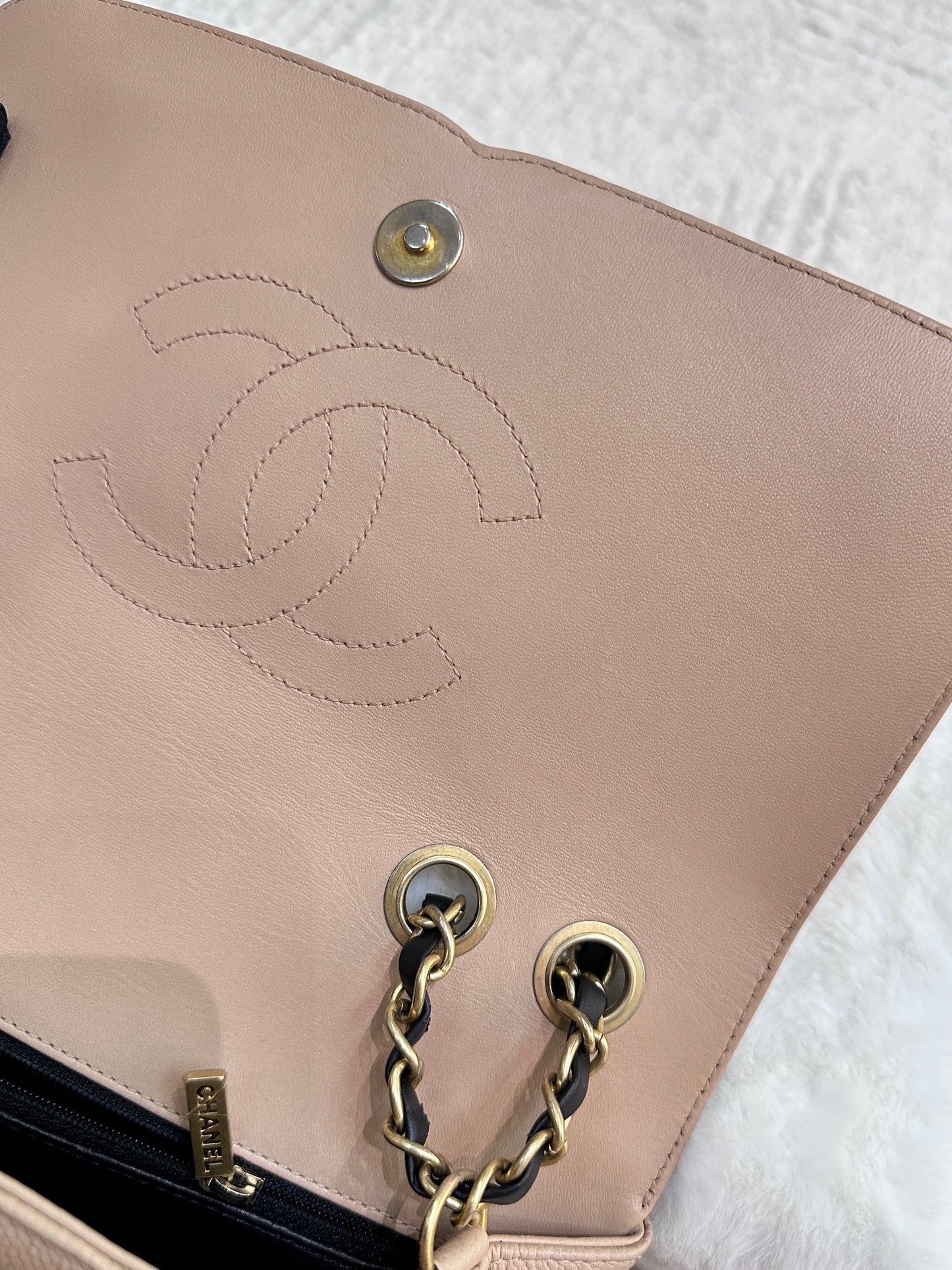 CHANEL Caviar Quilted Medium CC Filigree Flap Beige Black