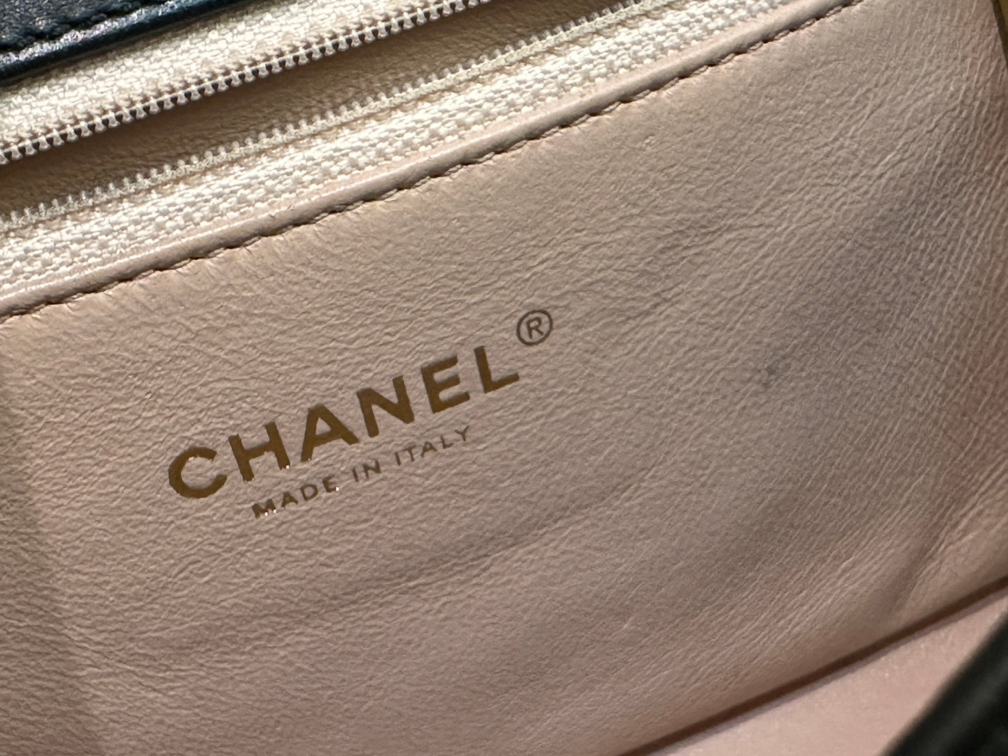 CHANEL Caviar Quilted Small CC Filigree Flap Black