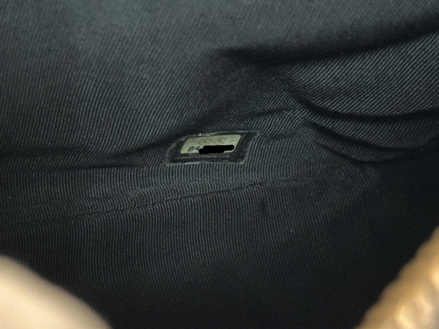 Chanel Black Quilted Caviar CC Logo Chain Shoulder Bag holo 8438