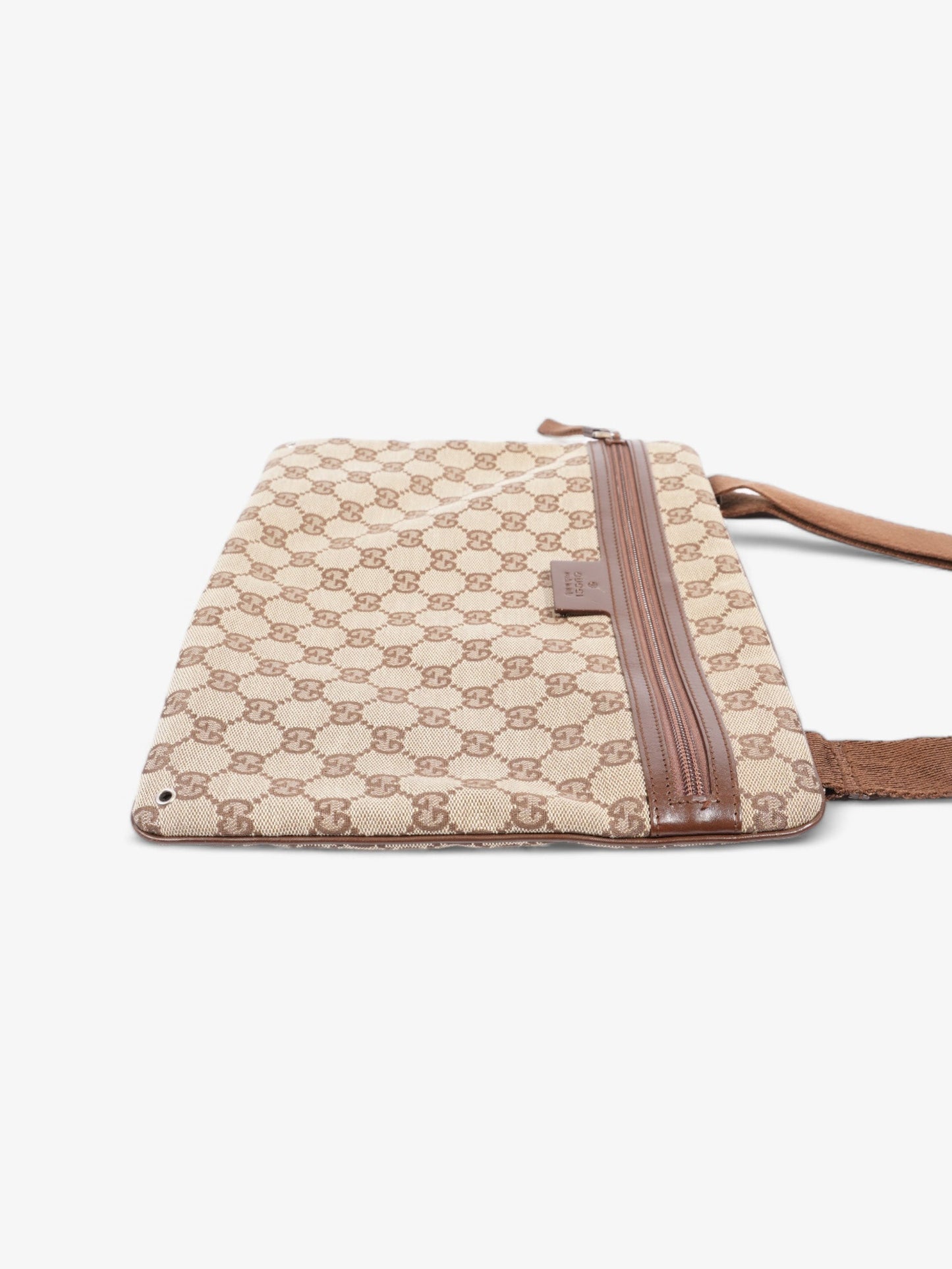 Gucci Flat Messenger Bag GG Supreme Canvas